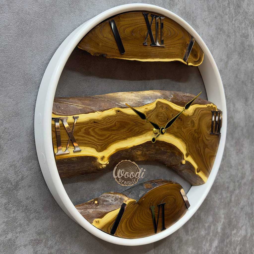 ساعت دیواری روستیک قطر 40 چوب سنجد با فریم سفید کد C4105