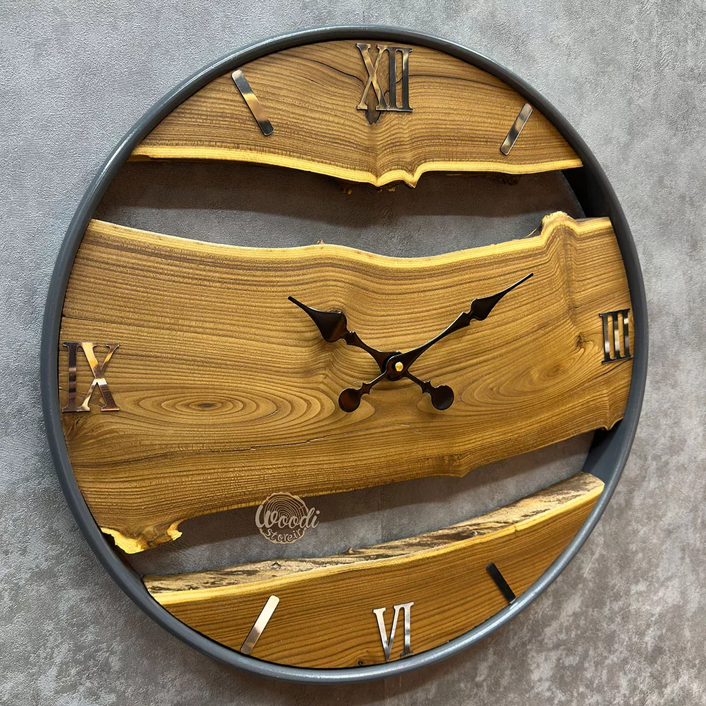 ساعت دیواری روستیک قطر 50 چوب سنجد با فریم طوسی کد C5173